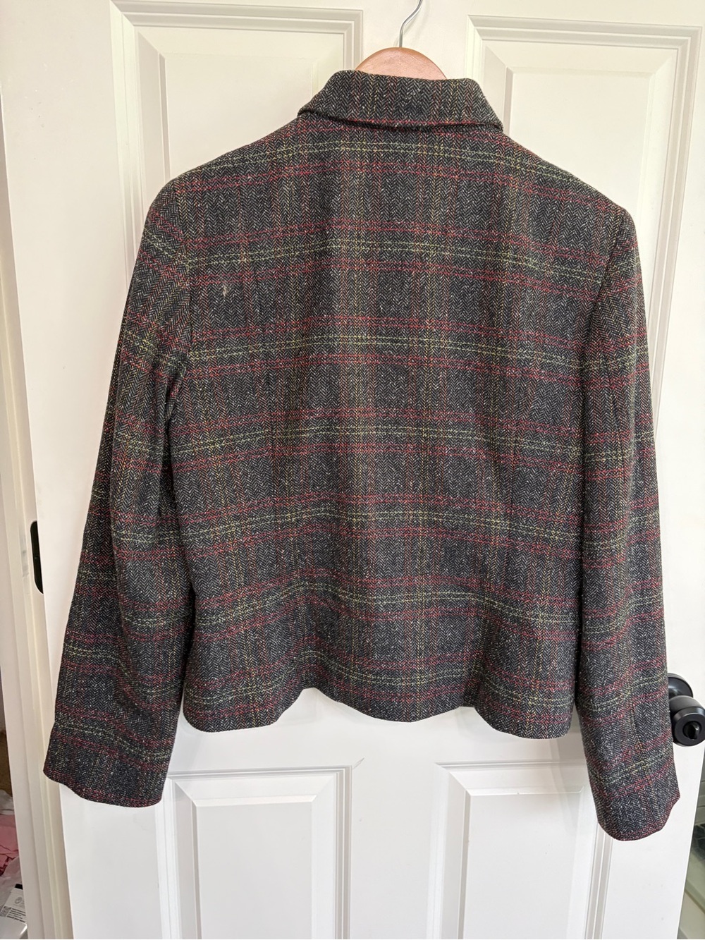 Excellent condition vintage Liz Claiborne Gray Plaid Wool Jacket & Skirt size 12 - Picture 5 of 16